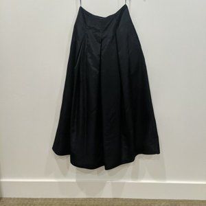 Cache Size 4 Pleated Long Black Skirt